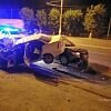 В Волгограде «Лада Приора» влетела в подземный переход и повисла